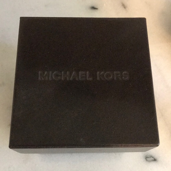 Michael Kors Rose Gold Watch - Picture 5 of 5